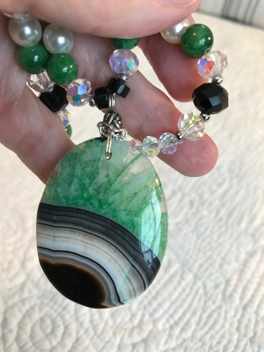 “Emerald Eclipse”: Artisan necklace - Picture 15 of 16